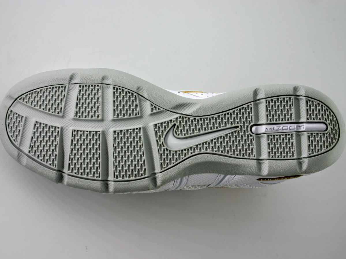 Nike Air Zoom Fencing Shoes Platinum/Gold - Image 4